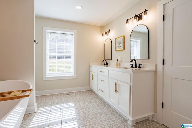 1905 WOLF CREEK ROAD N, Pell City, AL 35125