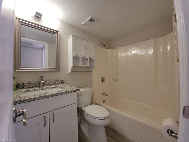 4198 27th CT SW # 106, Naples, FL 34116