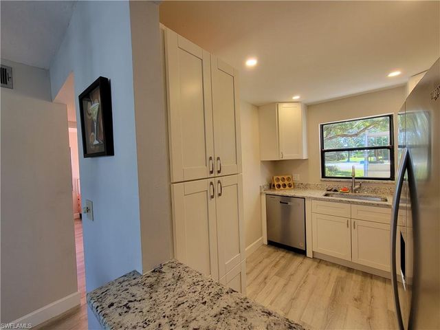 4198 27th CT SW # 106, Naples, FL 34116