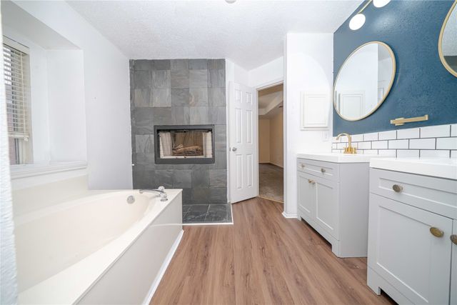 213 Rainsong Drive, Cedar Hill, TX 75104