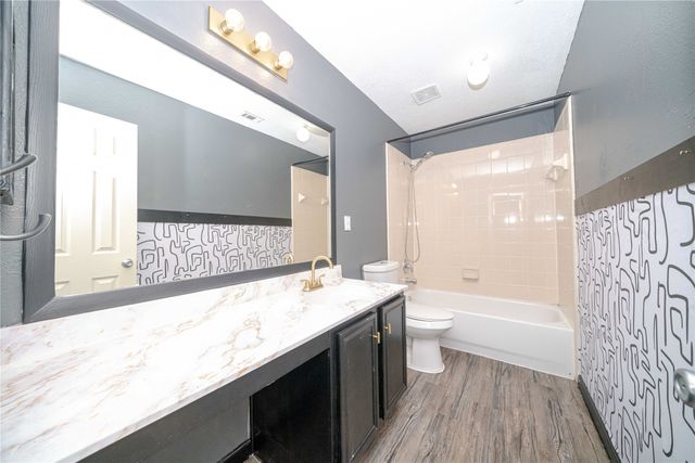 213 Rainsong Drive, Cedar Hill, TX 75104