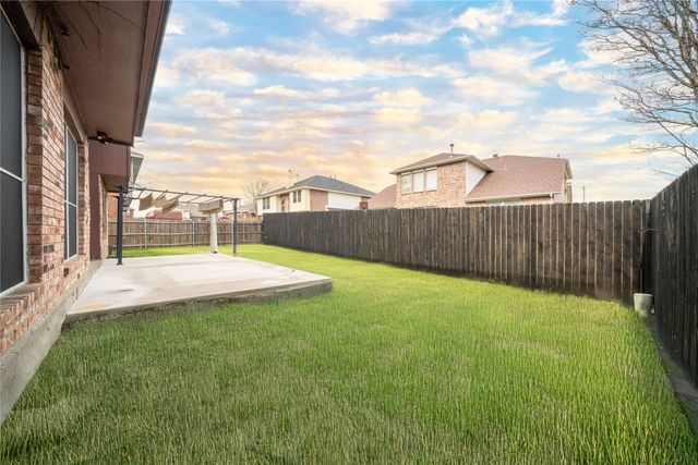 213 Rainsong Drive, Cedar Hill, TX 75104