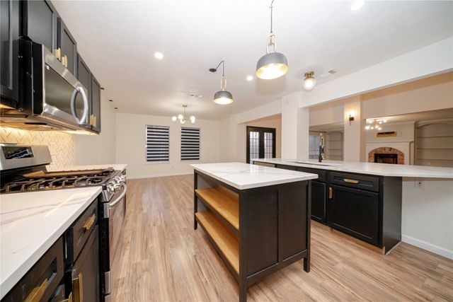 213 Rainsong Drive, Cedar Hill, TX 75104