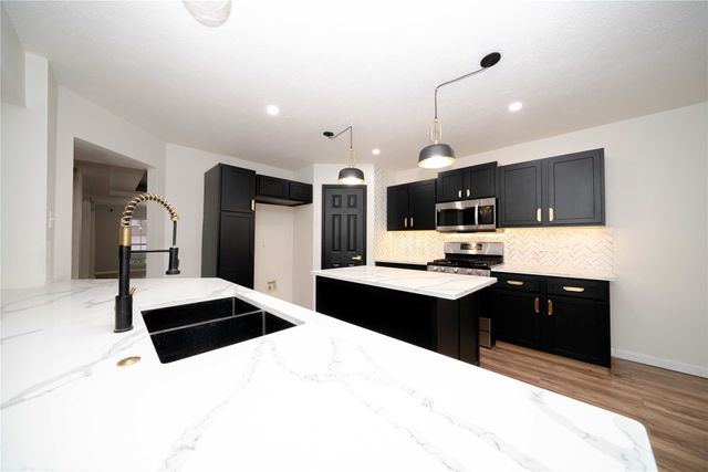 213 Rainsong Drive, Cedar Hill, TX 75104