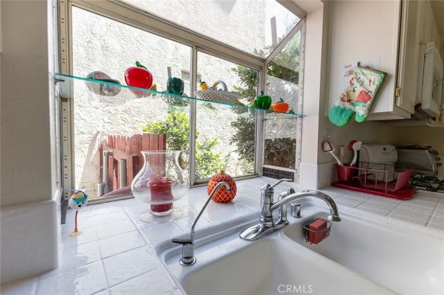11465 Fox Hollow Lane, Pacoima, CA 91331