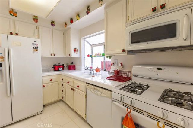 11465 Fox Hollow Lane, Pacoima, CA 91331