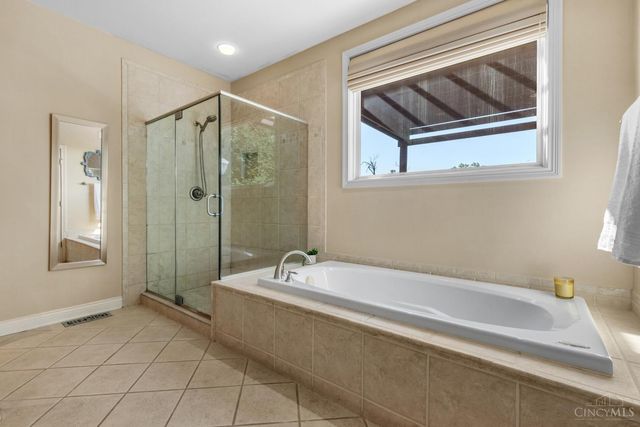 1046 Tuscany Place, Cincinnati, OH 45226