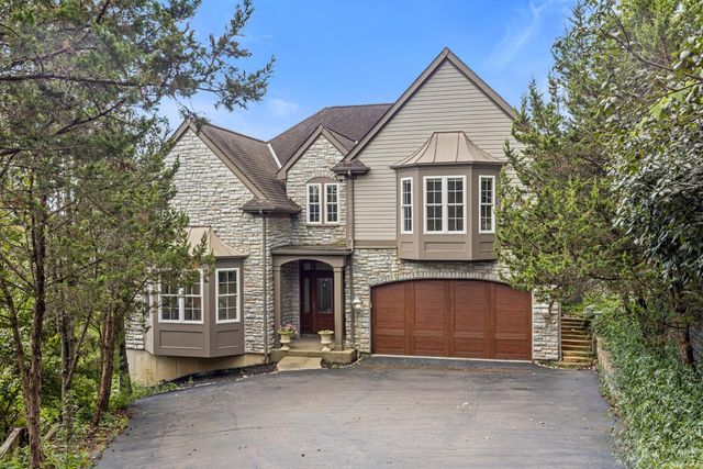 1046 Tuscany Place, Cincinnati, OH 45226