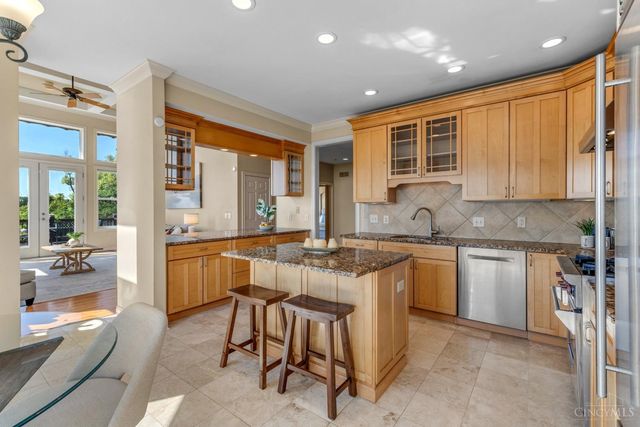 1046 Tuscany Place, Cincinnati, OH 45226