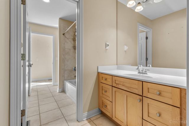 1046 Tuscany Place, Cincinnati, OH 45226