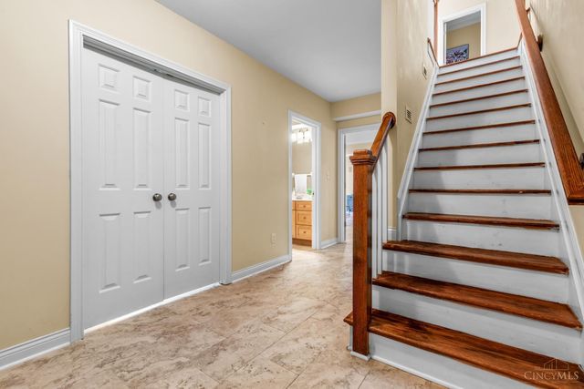 1046 Tuscany Place, Cincinnati, OH 45226