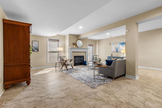 1046 Tuscany Place, Cincinnati, OH 45226