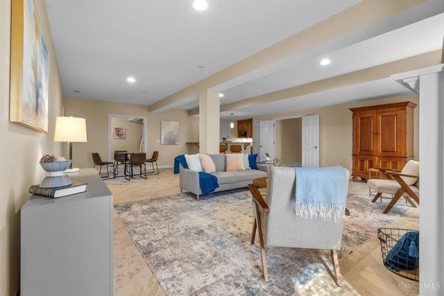 1046 Tuscany Place, Cincinnati, OH 45226