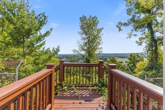 1046 Tuscany Place, Cincinnati, OH 45226