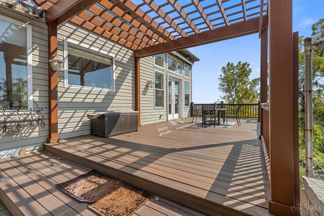 1046 Tuscany Place, Cincinnati, OH 45226