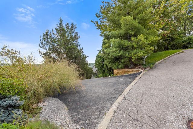 1046 Tuscany Place, Cincinnati, OH 45226