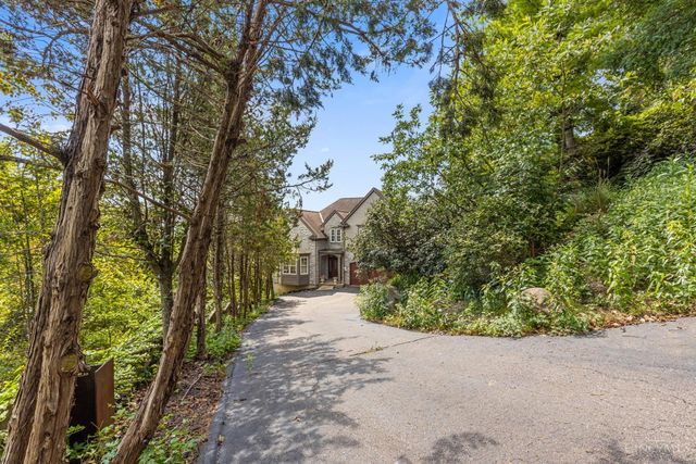 1046 Tuscany Place, Cincinnati, OH 45226