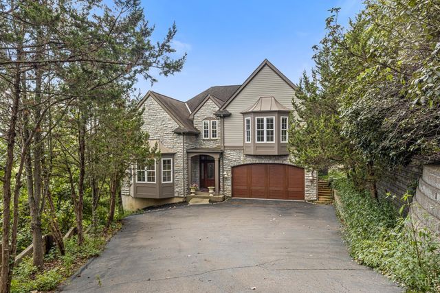 1046 Tuscany Place, Cincinnati, OH 45226