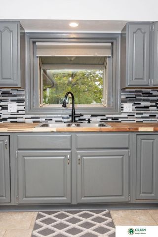 1503 Meadow Lane, York, NE 68467