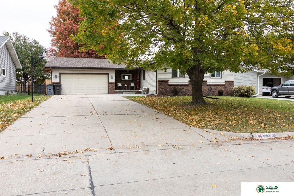 1503 Meadow Lane, York, NE 68467