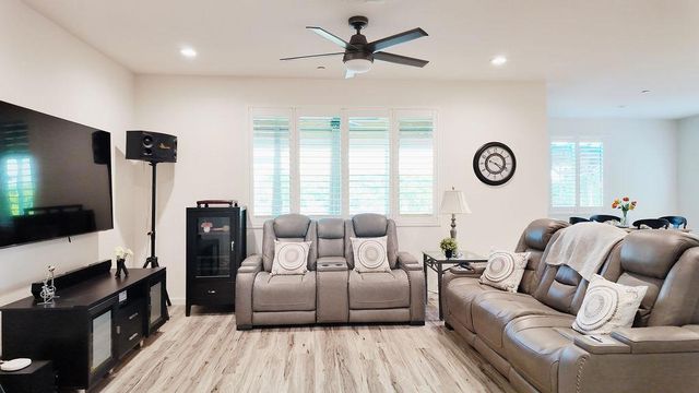 3089 Palomino Way, Hollister, CA 95023