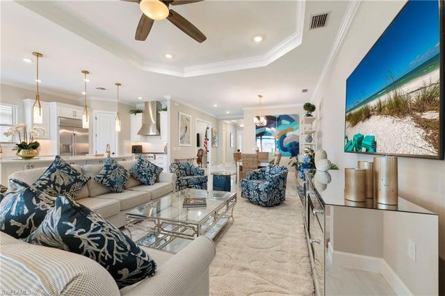 15710 Triesta LN, Naples, FL 34114