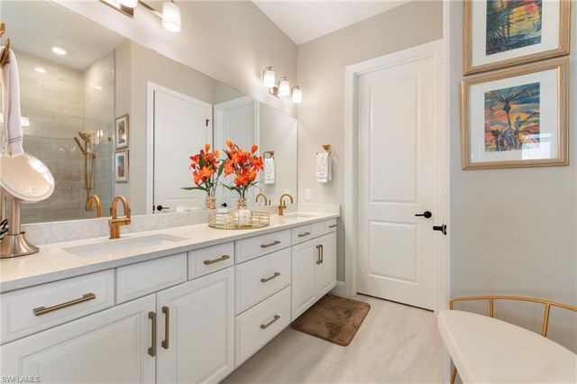 15710 Triesta LN, Naples, FL 34114