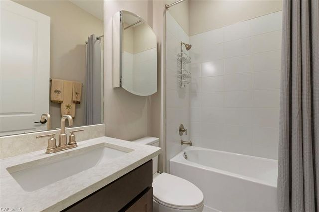 15710 Triesta LN, Naples, FL 34114