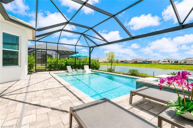 15710 Triesta LN, Naples, FL 34114