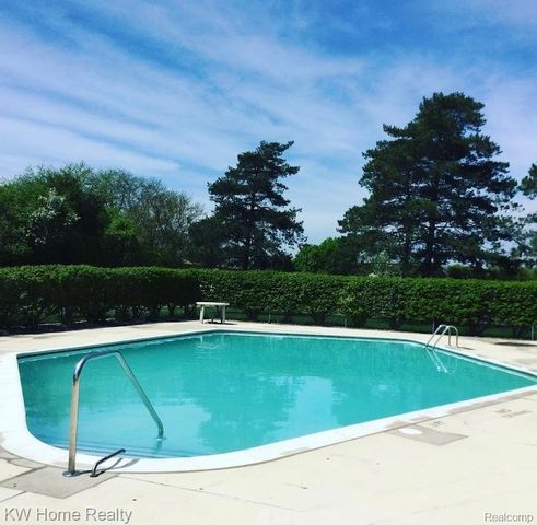 31993 W 12 Mile Road STE 110, Farmington Hills, MI 48334