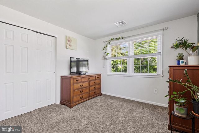 233 OXFORD CIR, Norristown, PA 19403