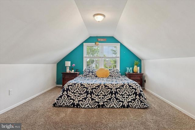 233 OXFORD CIR, Norristown, PA 19403