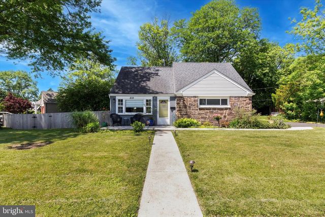 233 OXFORD CIR, Norristown, PA 19403