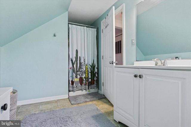 233 OXFORD CIR, Norristown, PA 19403