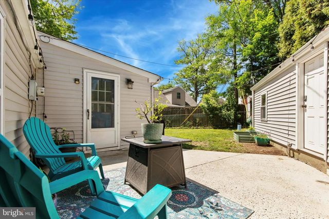 233 OXFORD CIR, Norristown, PA 19403