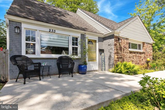 233 OXFORD CIR, Norristown, PA 19403