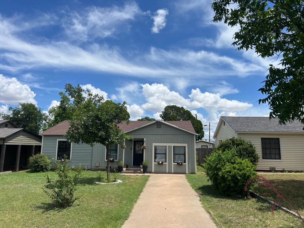 Image 1 of property listing at 2431 Abilene Street, San Angelo, TX 76901