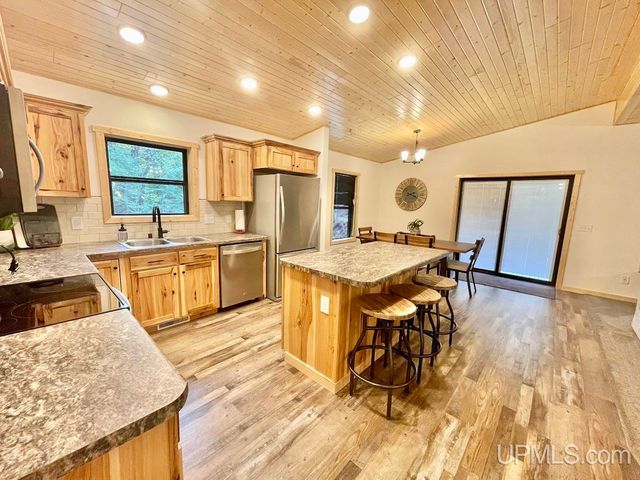 16414 Usfs 2235 Road, Wetmore, MI 49895