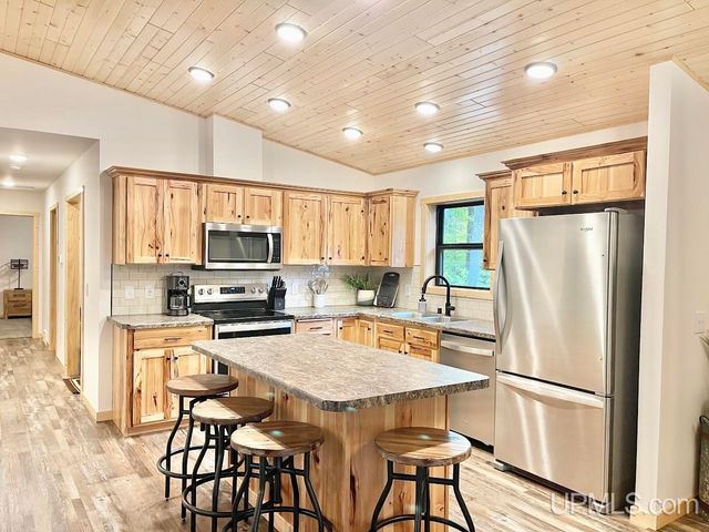 16414 Usfs 2235 Road, Wetmore, MI 49895