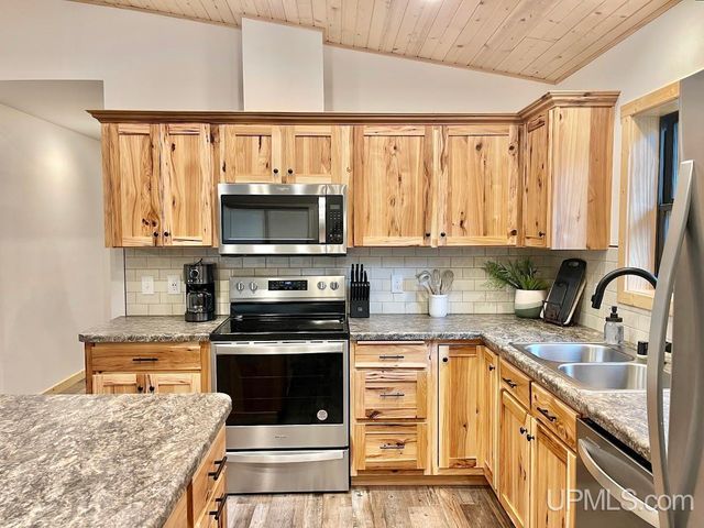 16414 Usfs 2235 Road, Wetmore, MI 49895