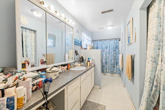 1129 Pinecroft Avenue, Medford, OR 97501