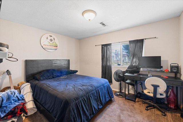 1129 Pinecroft Avenue, Medford, OR 97501