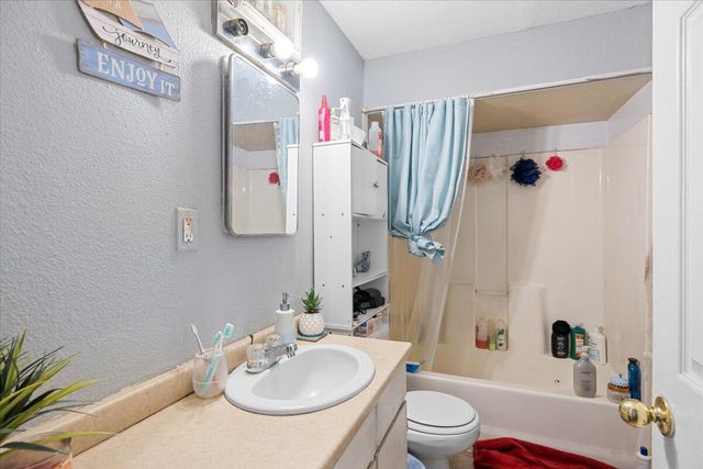 1129 Pinecroft Avenue, Medford, OR 97501