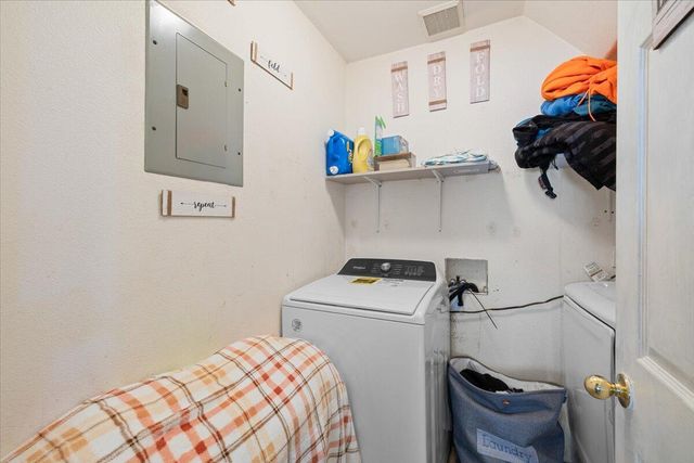 1129 Pinecroft Avenue, Medford, OR 97501