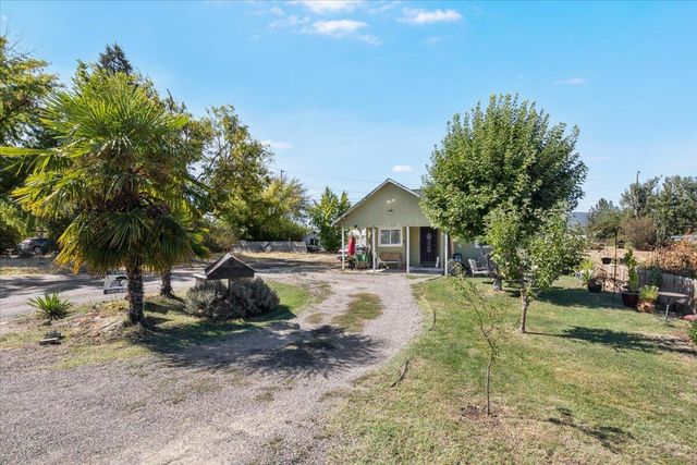 1129 Pinecroft Avenue, Medford, OR 97501