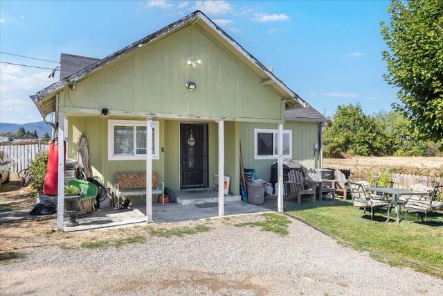 1129 Pinecroft Avenue, Medford, OR 97501