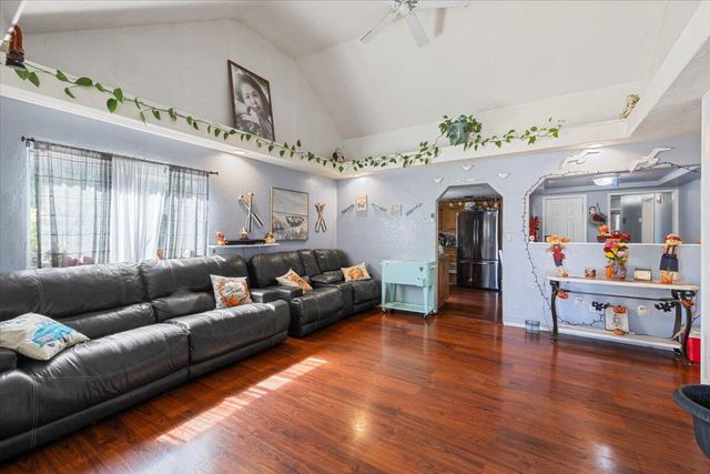 1129 Pinecroft Avenue, Medford, OR 97501