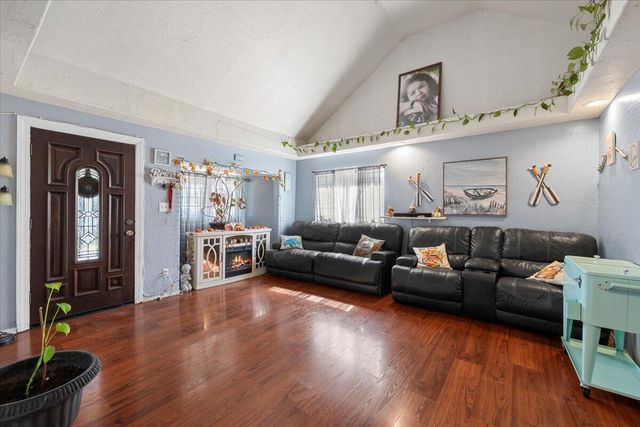 1129 Pinecroft Avenue, Medford, OR 97501