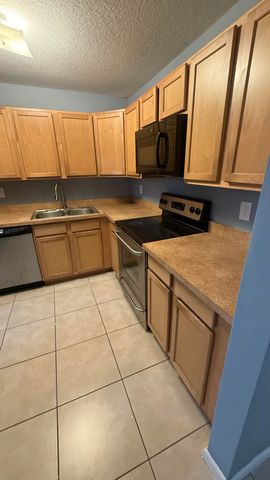 475 SE 8th Street 214, Deerfield Beach, FL 33441