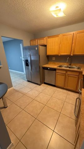 475 SE 8th Street 214, Deerfield Beach, FL 33441